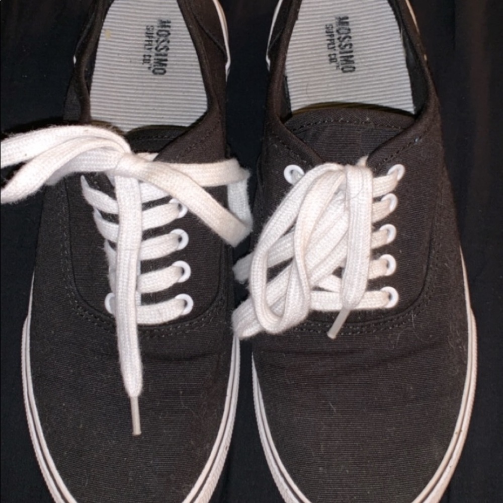 Off-brand Vans